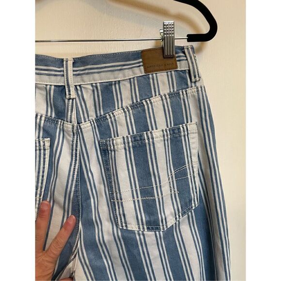 🔴 American Eagle blue and white striped mom jeans size size 6 - Picture 16 of 16